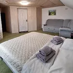 Guest house Hollywood *