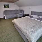 Hollywood Guest house