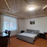Guest house Hollywood *