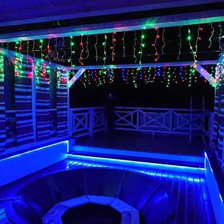 Hollywood Guest house *