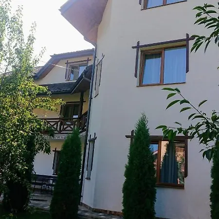 Hollywood Guest house *