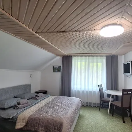 Hollywood Guest house *