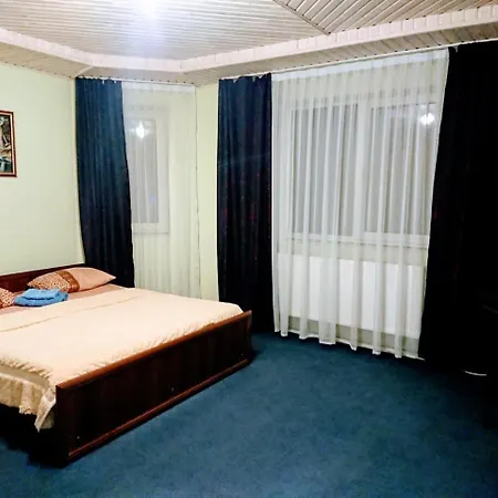 Hollywood * Yaremche