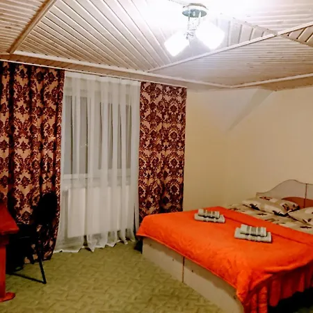 Hollywood Guest house *