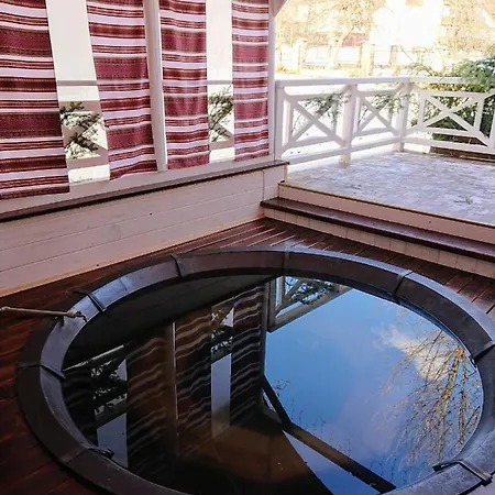 Hollywood * Yaremche