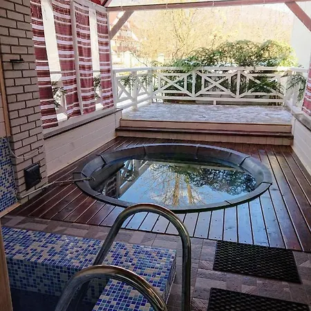 Guest house Hollywood *