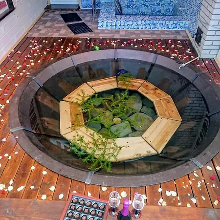 Guest house Hollywood *